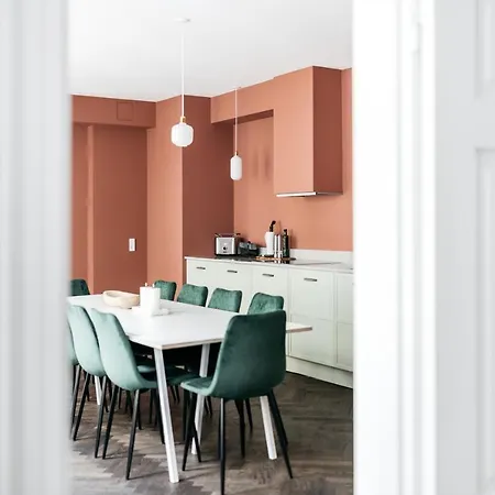Hauser Luxury Apartment *